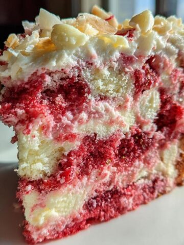 Strawberry Earthquake Cake